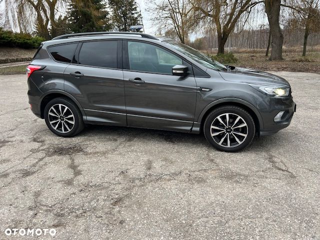 Ford Kuga 1.5 EcoBoost 2x4 ST-Line - 4