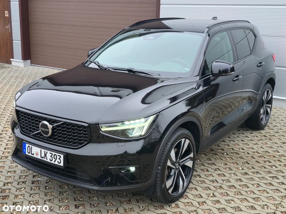 Volvo XC 40 B3 B DKG Plus Black Edition - 23
