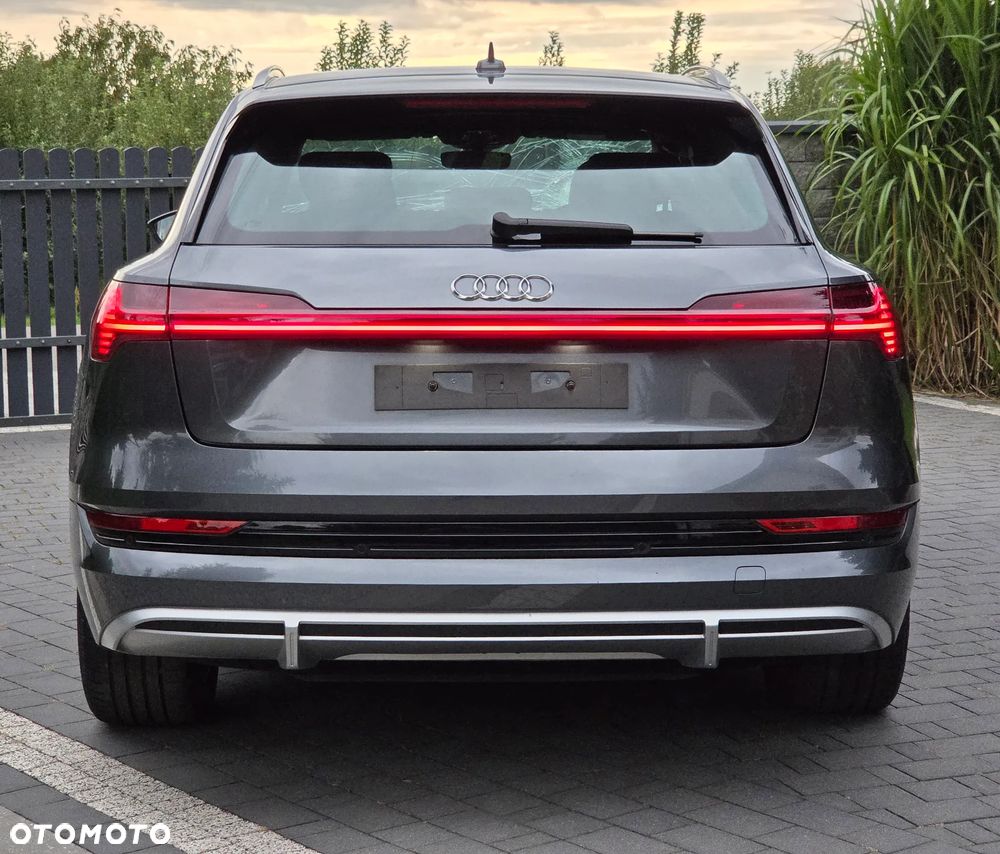 Audi e-tron 50 Quattro S Line - 12