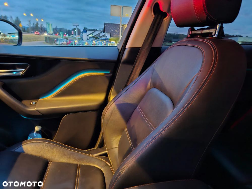 Jaguar F-Pace 2.0 i4D AWD Prestige - 18