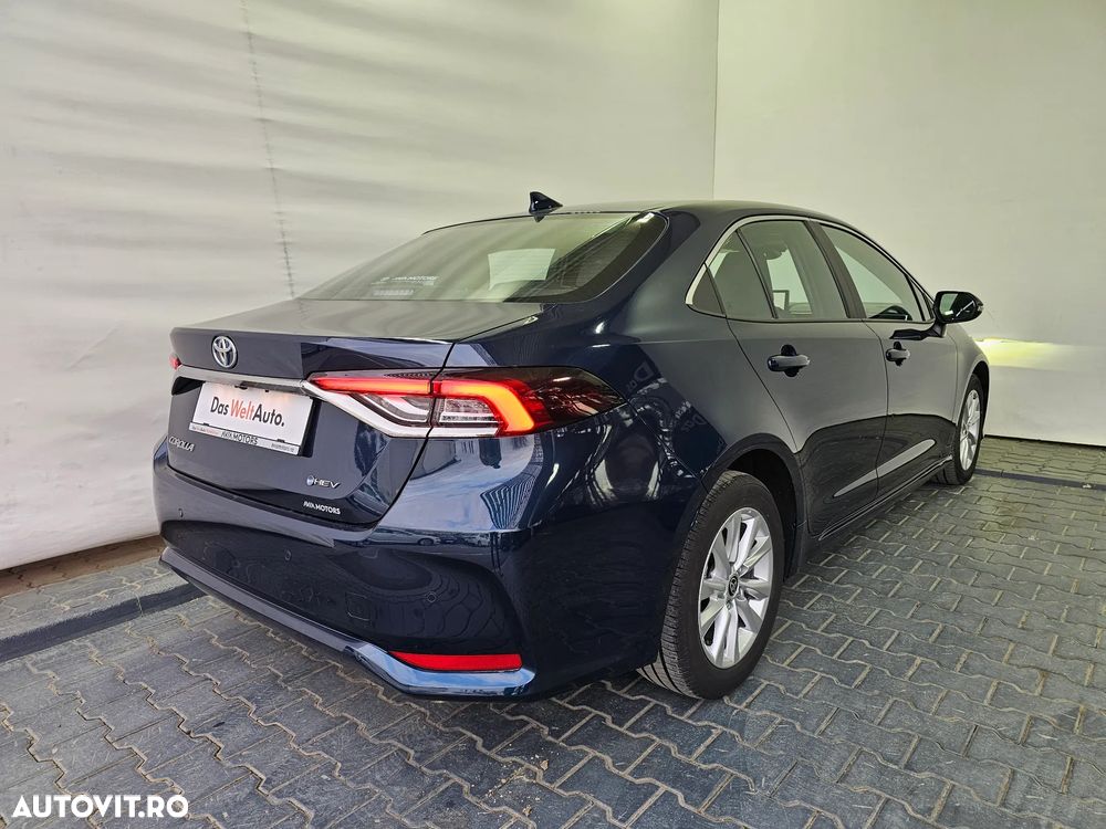 Toyota Corolla Sedan 1.8 HSD Business - 23