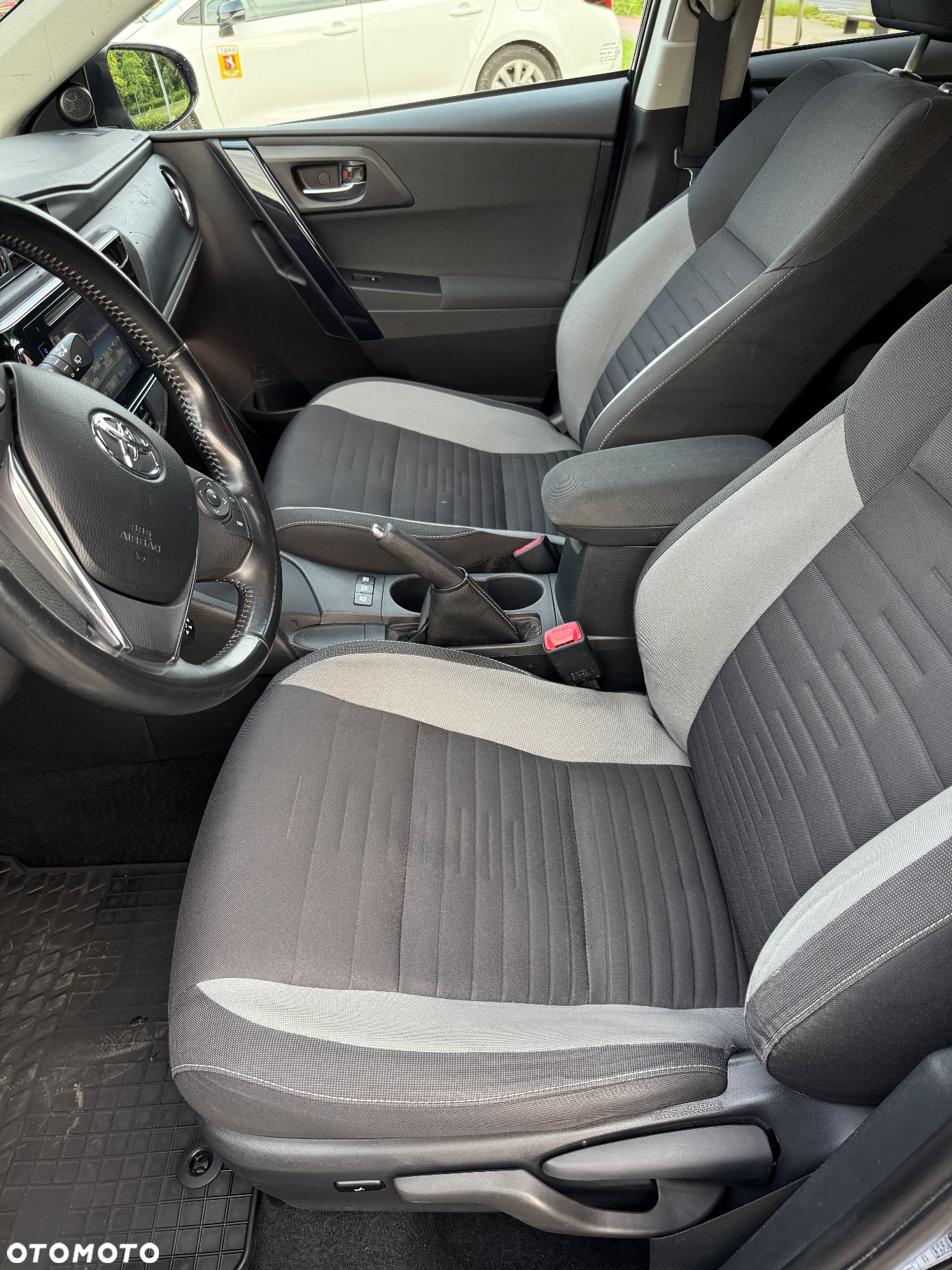 Toyota Auris Hybrid 135 Prestige - 17
