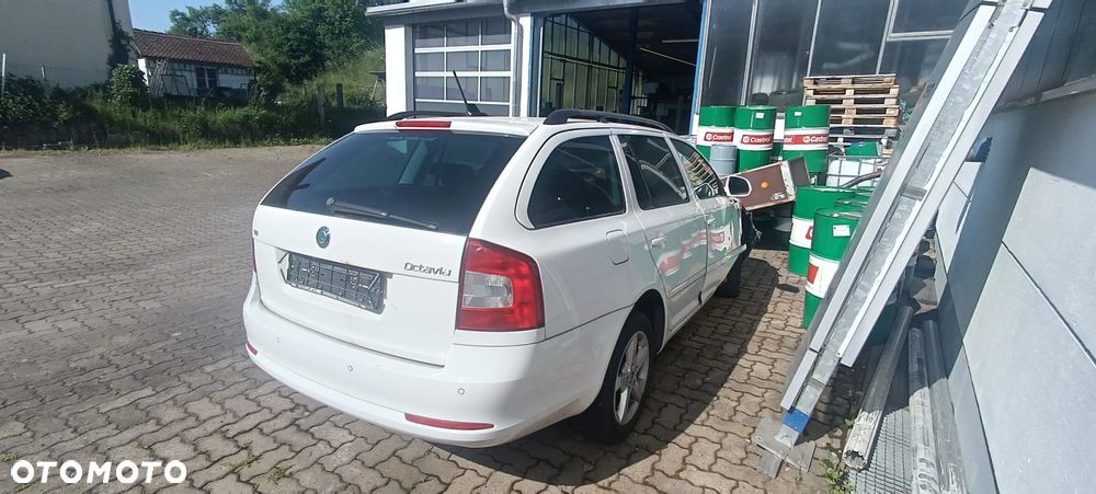 Skoda Octavia 2.0 TDI DPF Ambition - 4