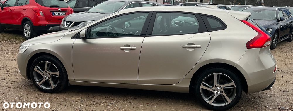 Volvo V40 D3 Momentum - 4