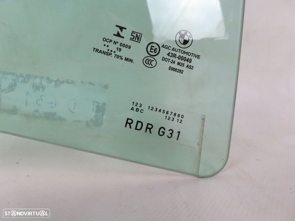 Vidro da porta Direito/Trás Seminovo/ Original BMW 5 Touring (G31) 51357339460 - 2