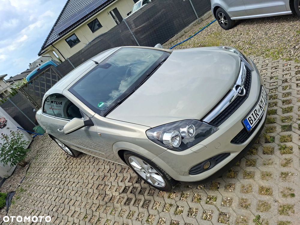 Opel Astra 1.8 Black&White - 3