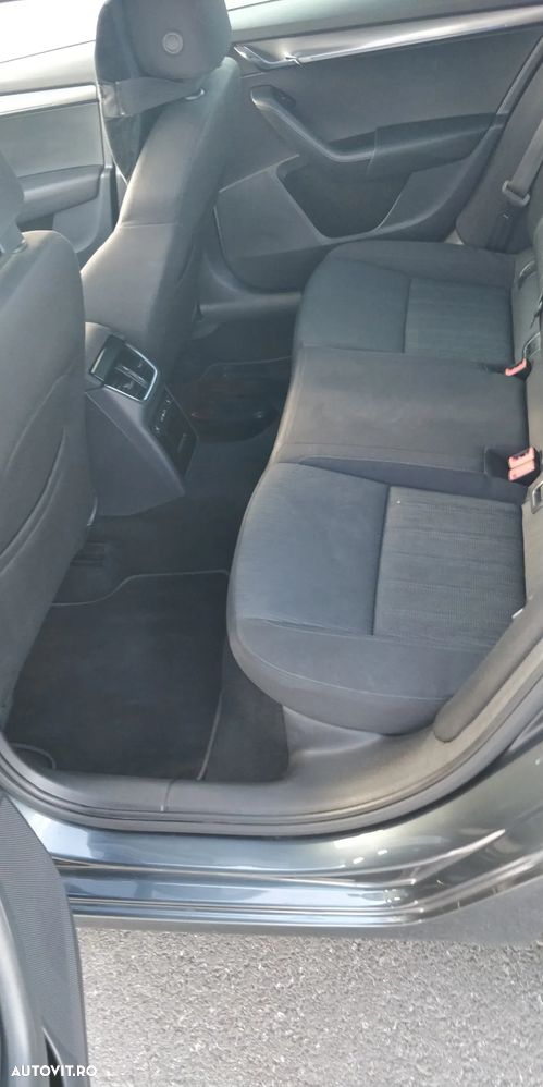 Skoda Octavia 2.0 TDI DSG Style - 16