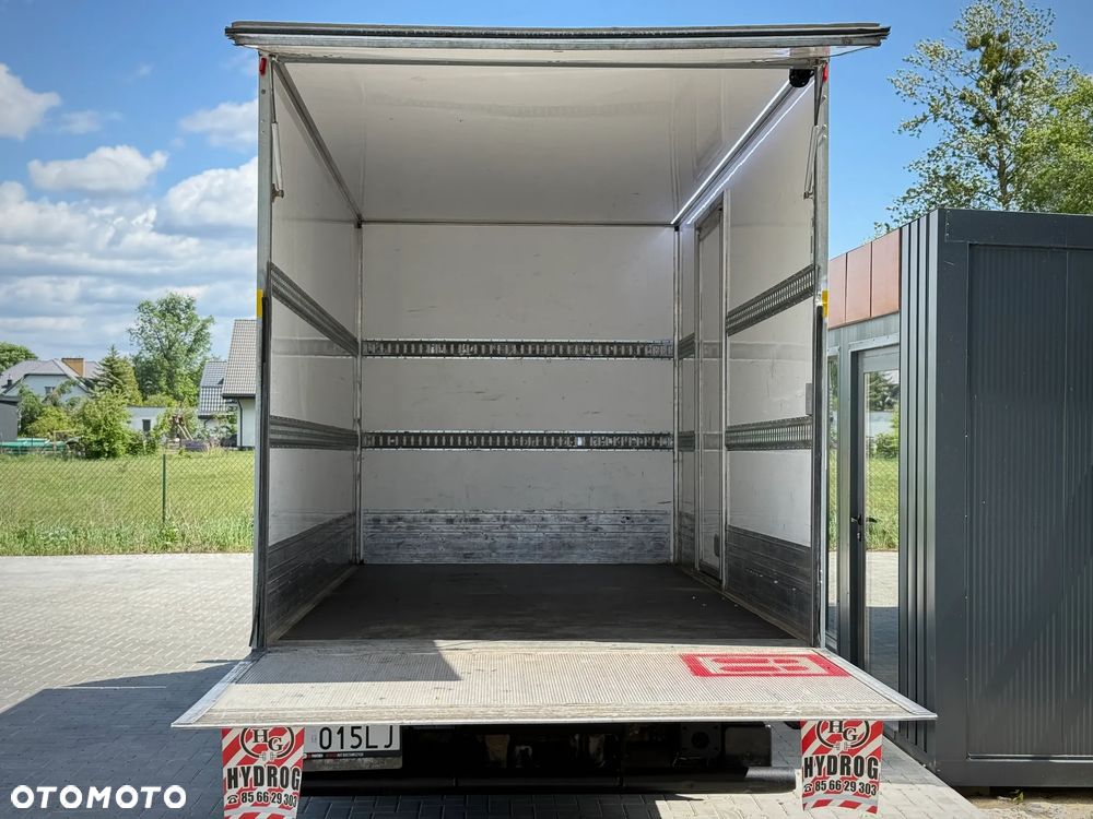 Fiat Ducato 2.3 131KM / Kontener 4,2m 8EP + Winda Palfinger 750kg / 250.476KM PRZEBIEG / 2019 ROK PRODUKCJI / ZAREJESTROWANY W PL / PO PRZEGLĄDZIE UDT / GOTOWY DO PRACY ! - 12