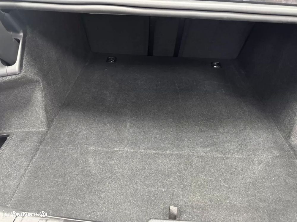 Porsche Taycan Standard - 34