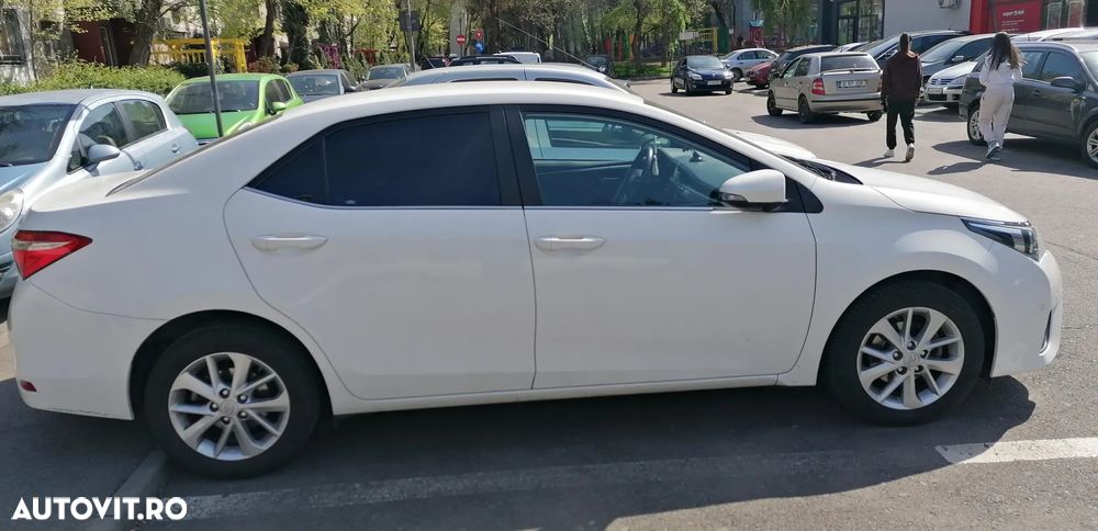 Toyota Corolla 1.6 Valvematic Sol - 11
