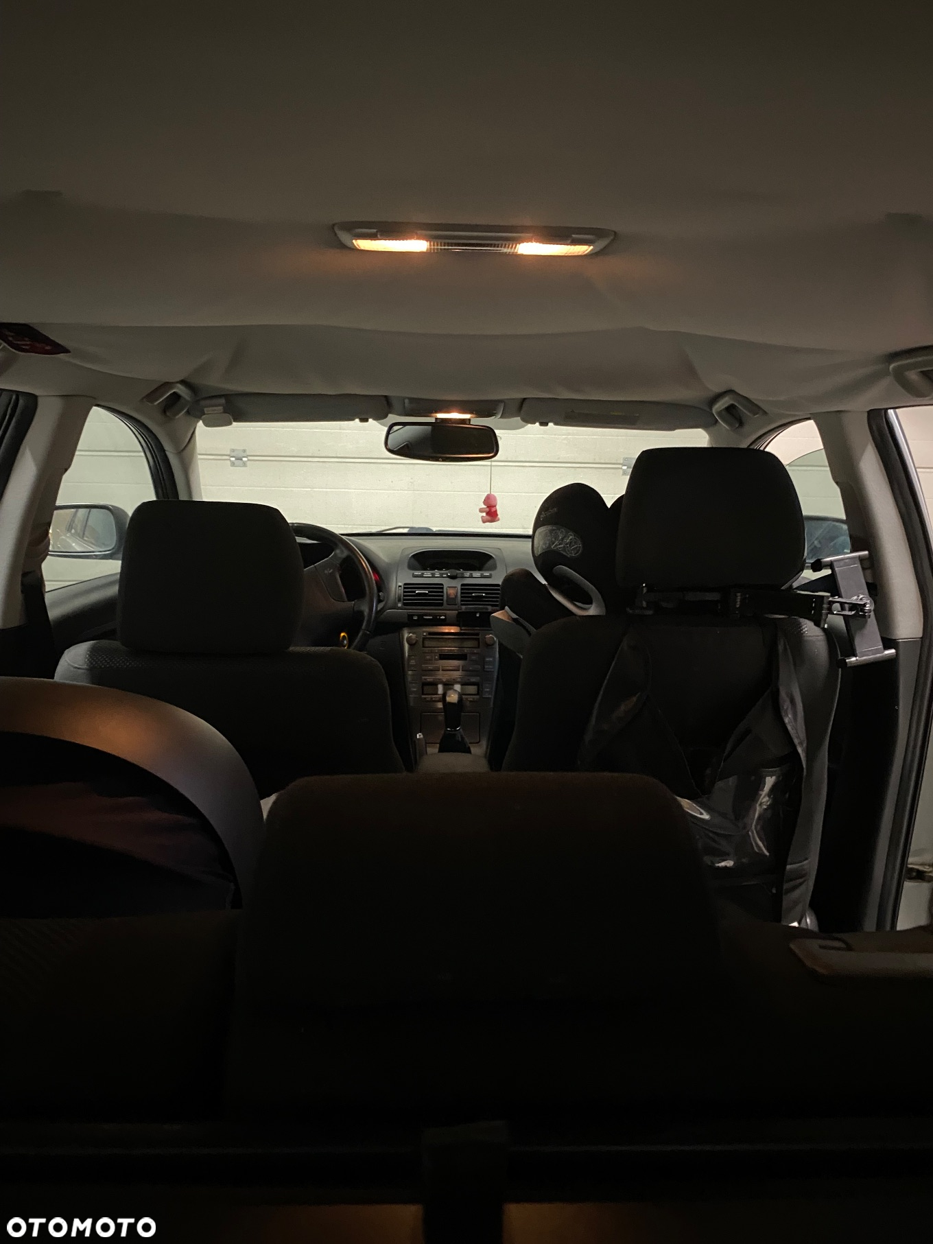 Toyota Avensis 2.0 D-4D Combi - 23
