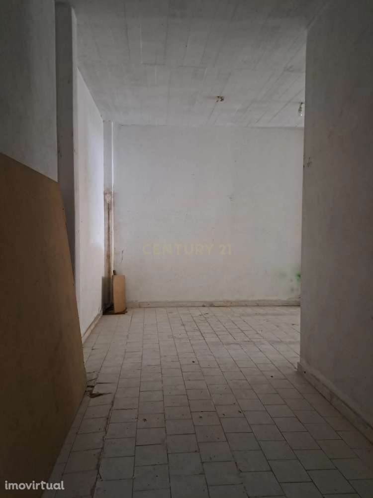 Garagem com 66 m2, para venda no Cacém - Grande imagem: 2/7