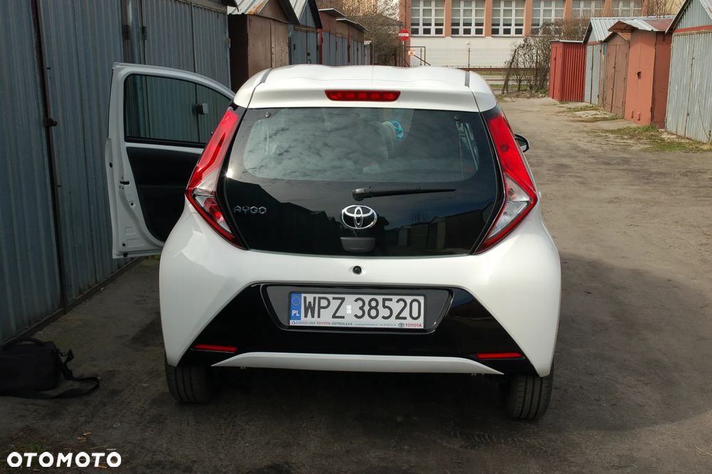 Toyota Aygo x-play - 3