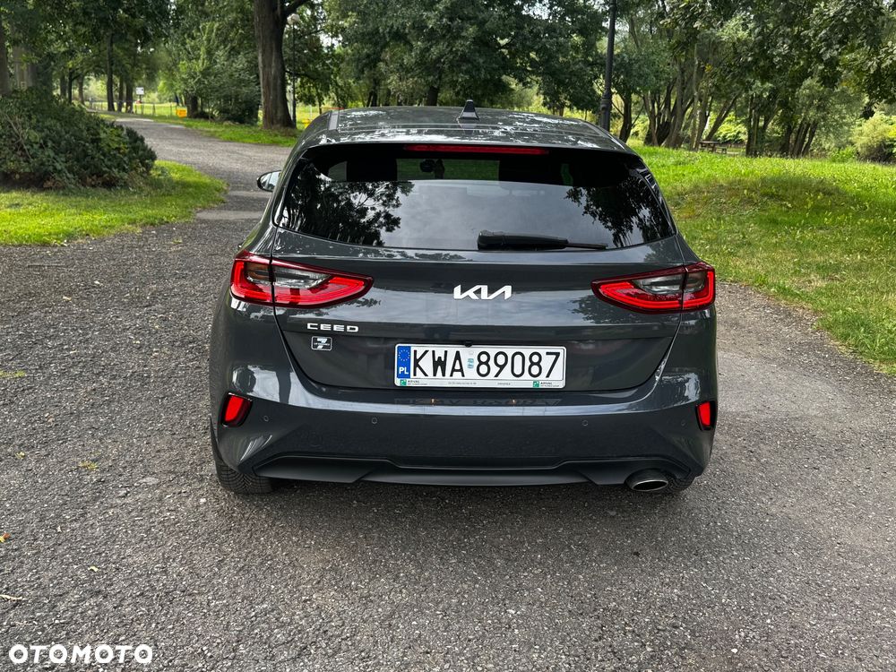 Kia Ceed - 10