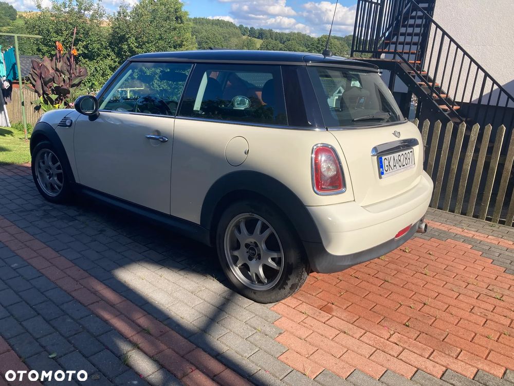 MINI Cooper Standard - 2