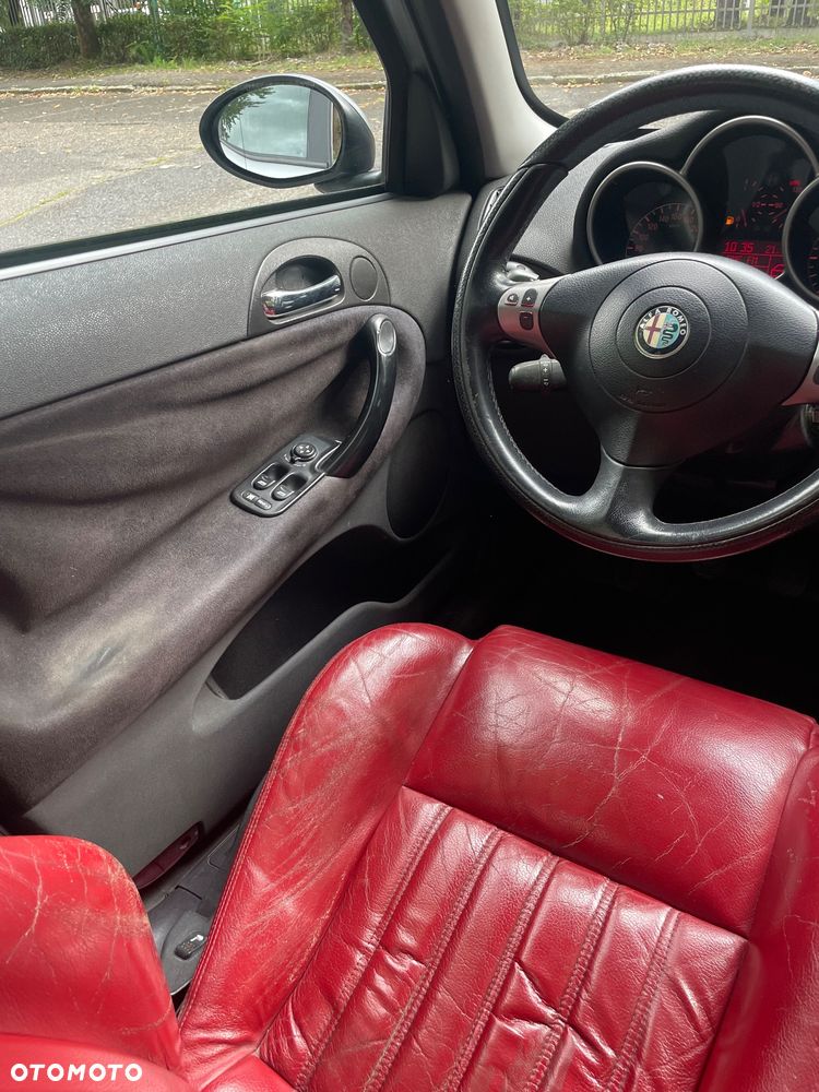 Alfa Romeo 147 1.9 JTD Distinctive - 16