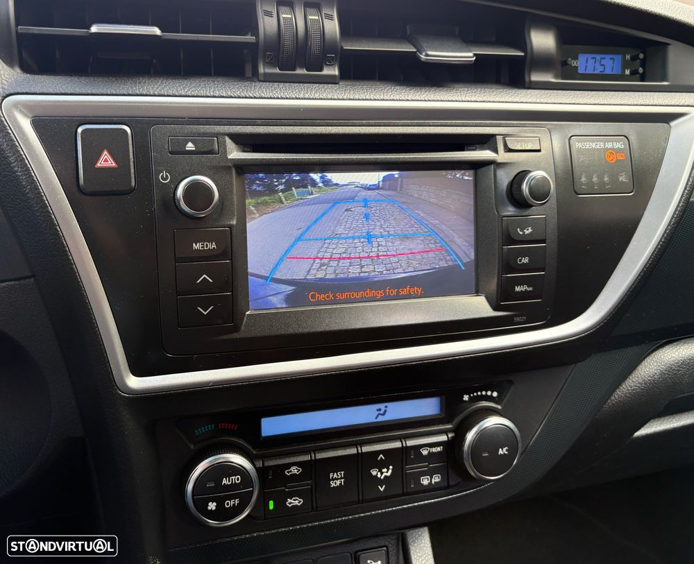 Toyota Auris 1.4 D-4D Comfort+Pack Sport - 7