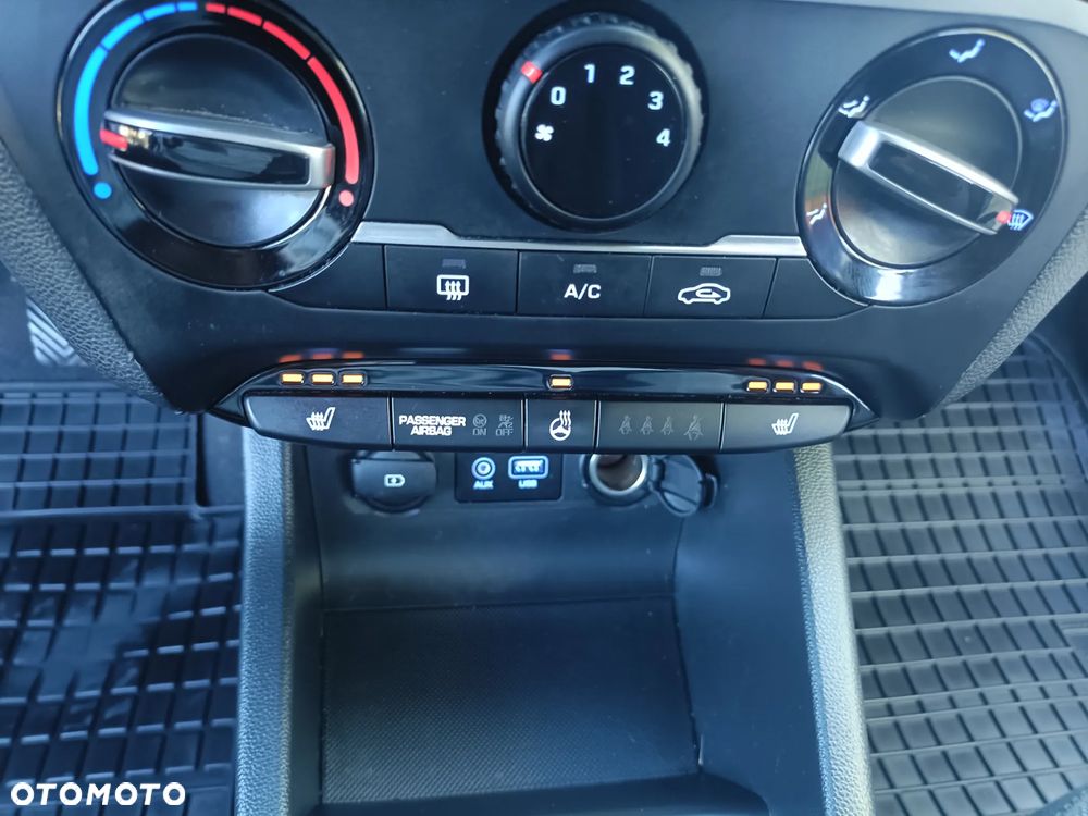 Hyundai i20 blue 1.2 Select - 15