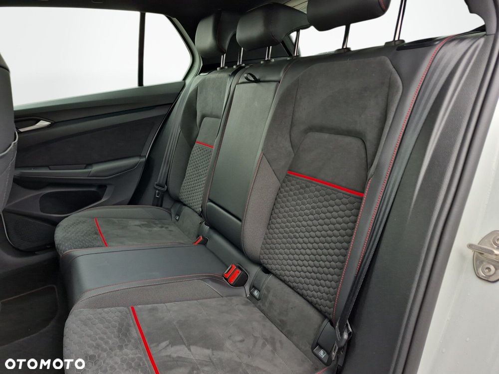 Volkswagen Golf - 12