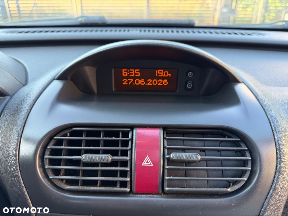Opel Corsa 1.2 16V Sport - 30