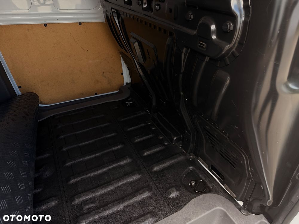 Ford Transit Connect - 8