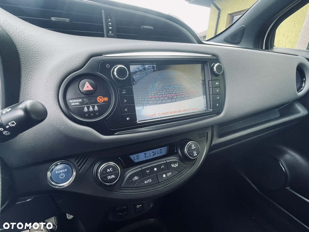 Toyota Yaris - 10