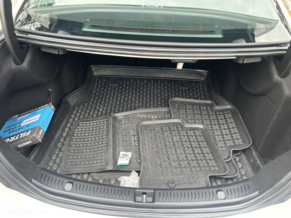 Mercedes-Benz Klasa E 220 d 9G-TRONIC - 6