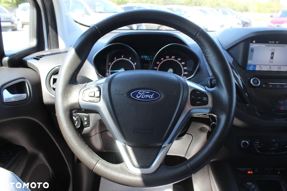 Ford Tourneo Courier 1.0 EcoBoost S&S Titanium - 36