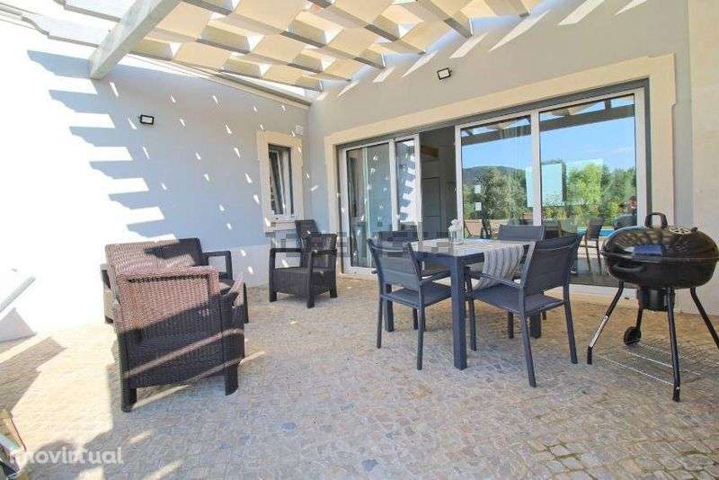 Aluga se vivenda germinada v2 com piscina - Grande imagem: 3/8