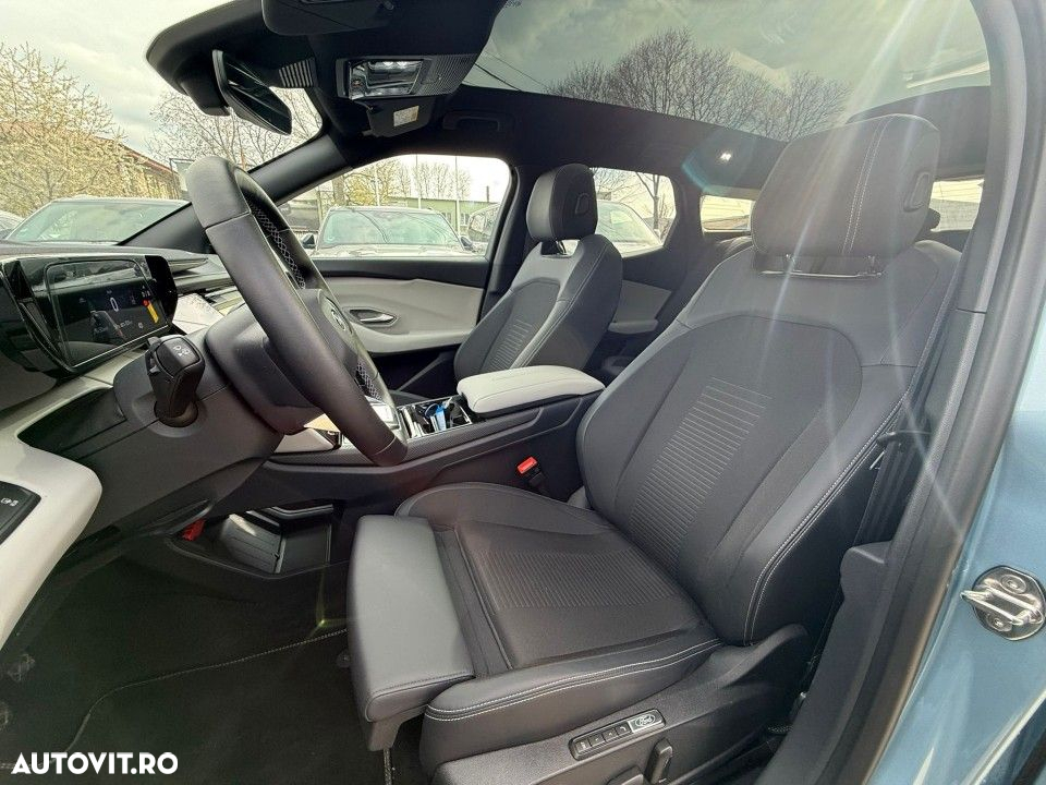 Ford Explorer AWD 79 kWh Extended Range Premium - 16