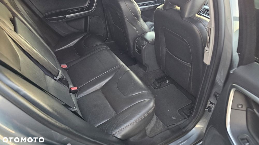 Volvo V60 D4 AWD Drive-E Summum - 27