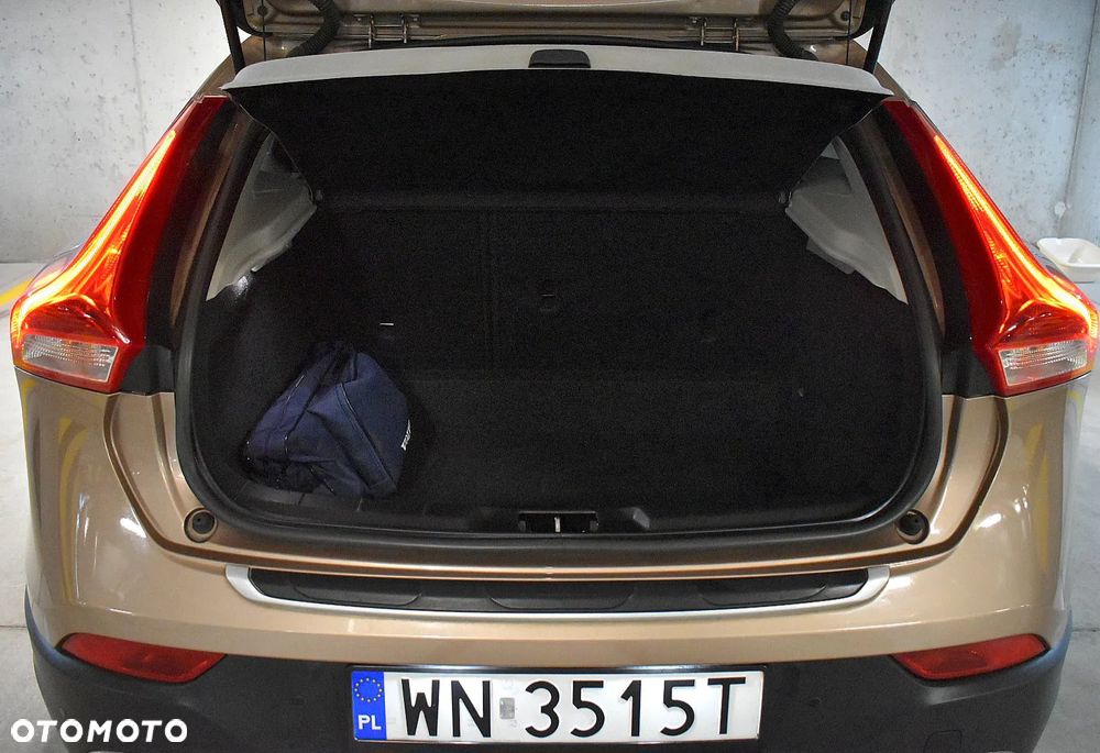 Volvo V40 Cross Country T4 AWD Drive-E Momentum - 8
