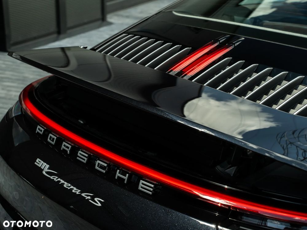 Porsche 911 Carrera 4S - 13