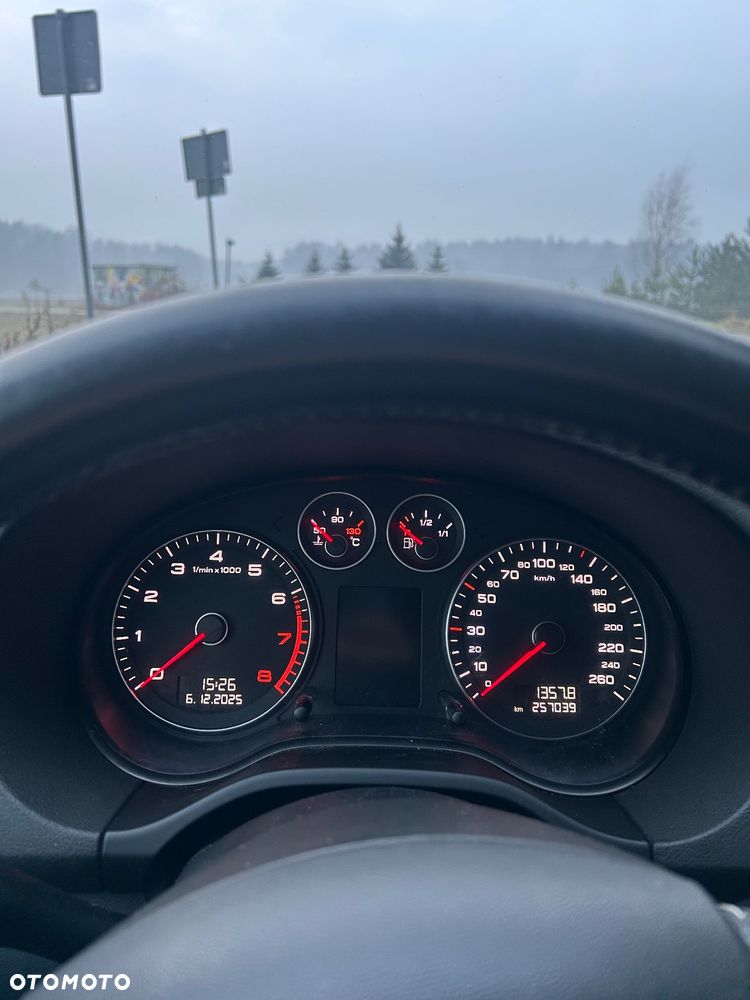 Audi A3 3-drzwiowe 1.4 TFSI S line Sportpaket - 8