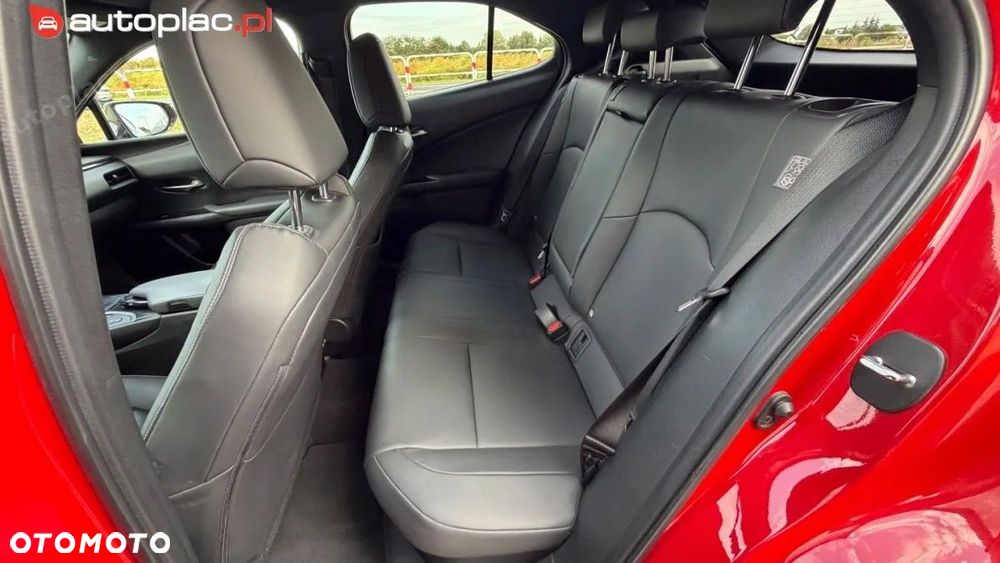Lexus UX - 28