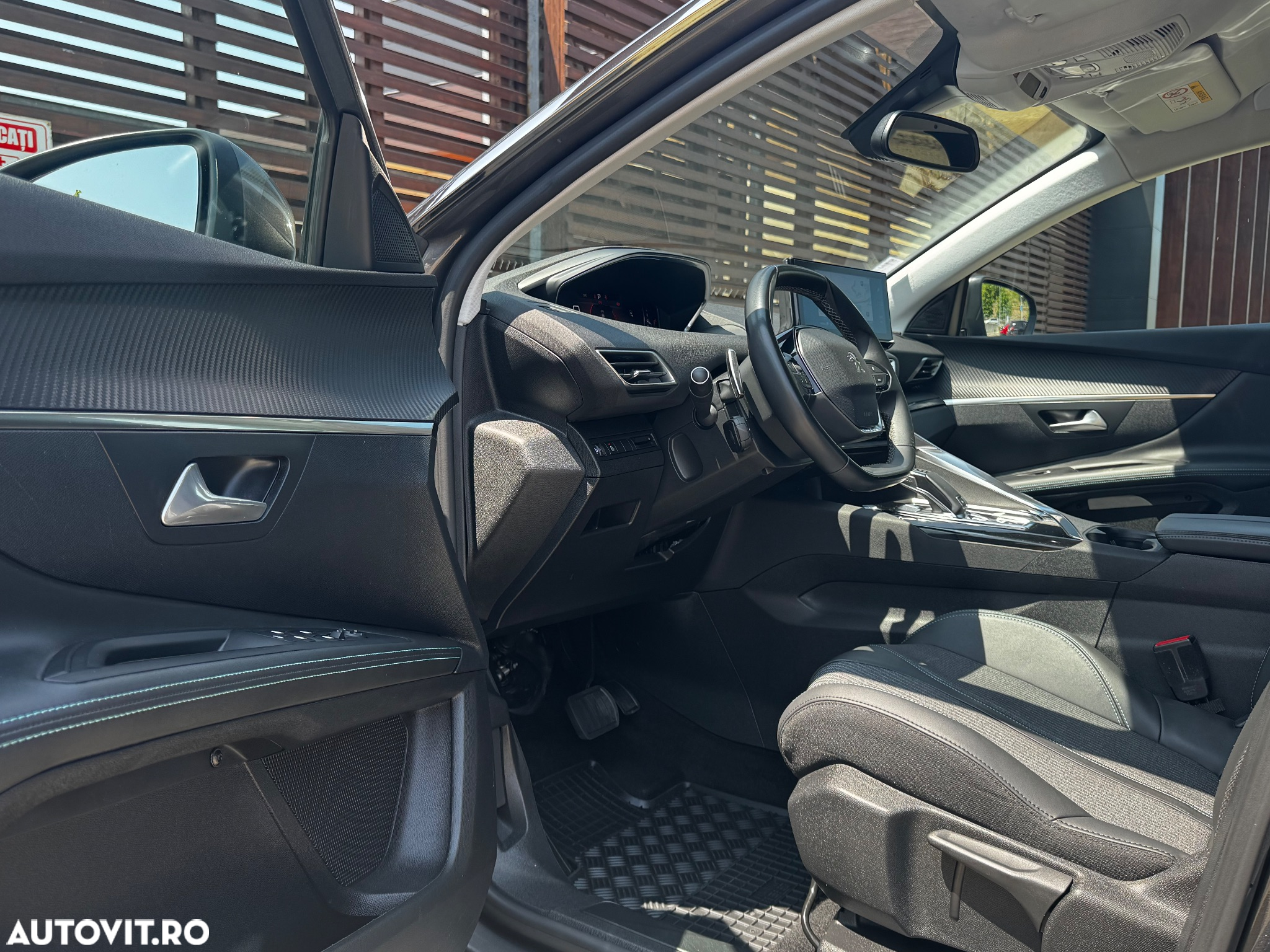 Peugeot 3008 PureTech 130 Stop & Start GPF EAT8 Allure - 12
