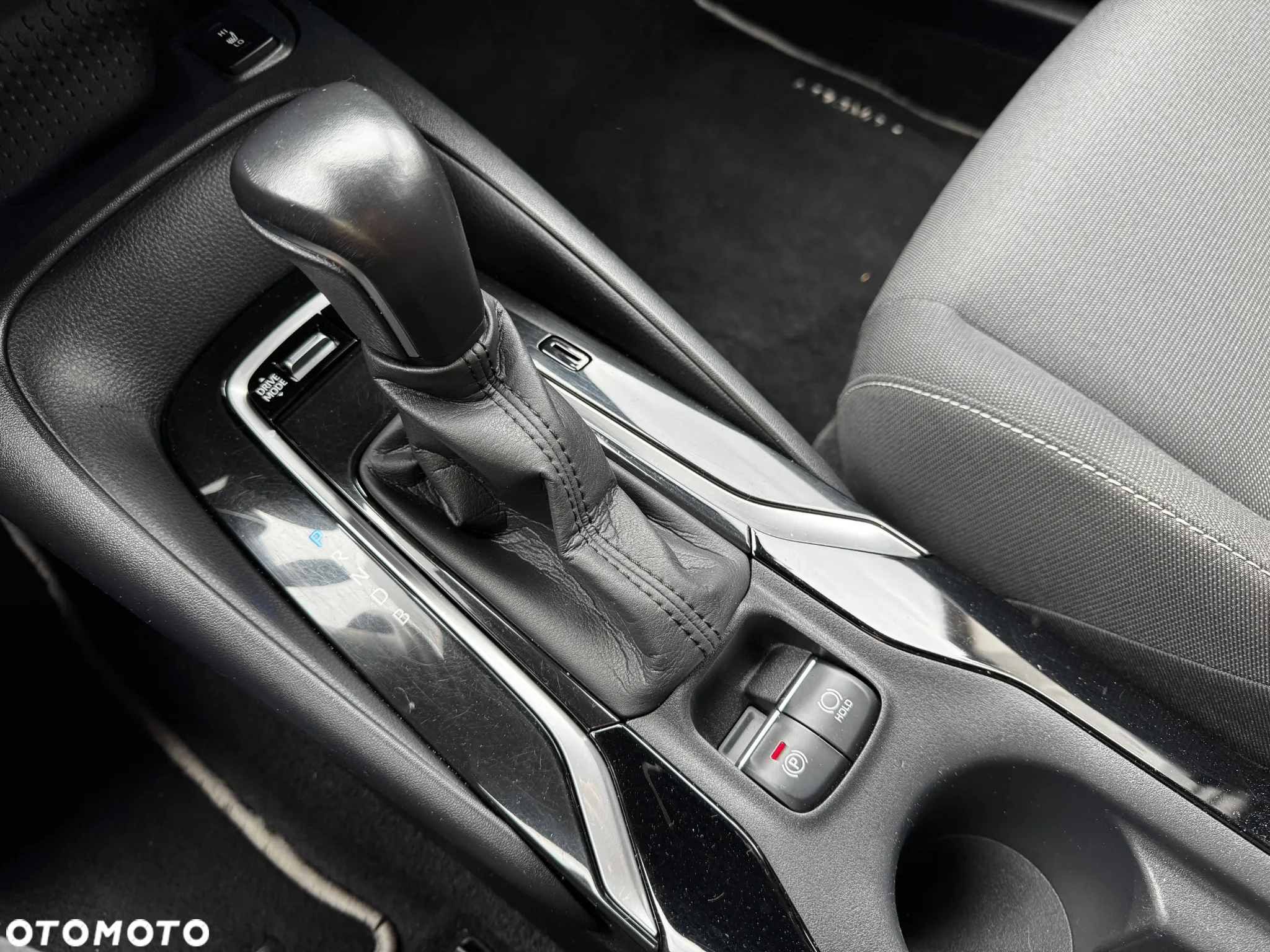 Toyota Corolla 1.8 Hybrid Comfort - 17