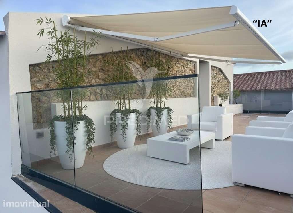 Moradia T3 remodelada em S. Tiago dos Velhos - Grande imagem: 2/20