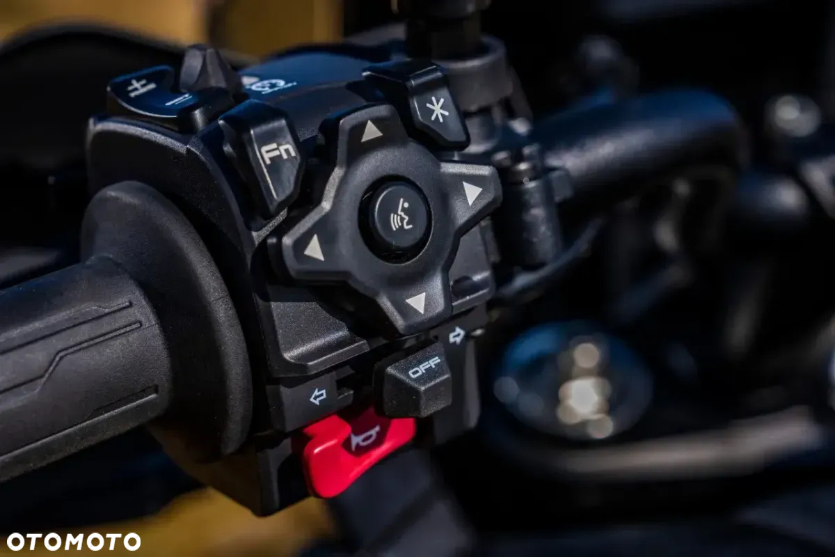 CFMoto MT - 6
