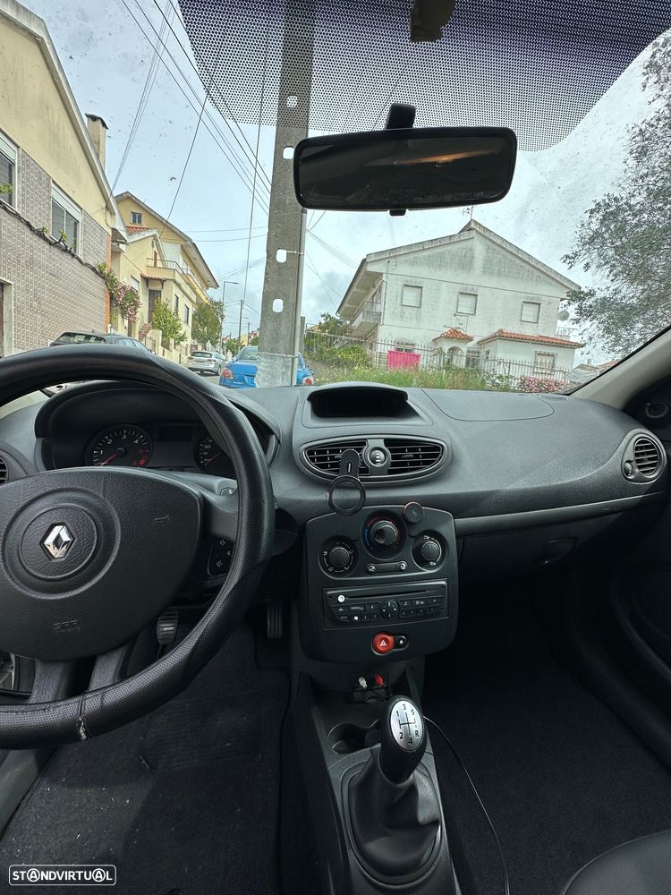 Renault Clio 1.5 dCi Confort - 8