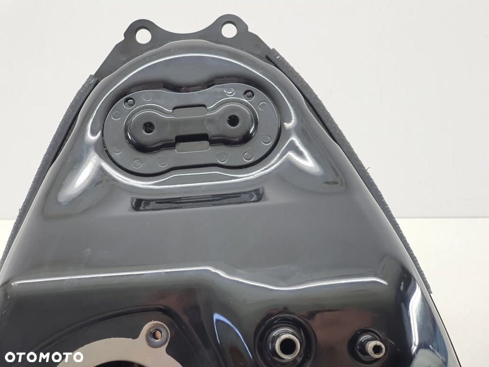 ZBIORNIK PALIWA BAK  YAMAHA XSR 125 - 16