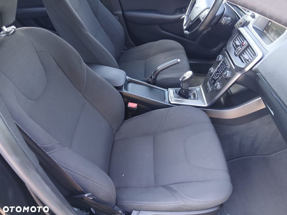 Volvo V40 D2 Momentum - 34
