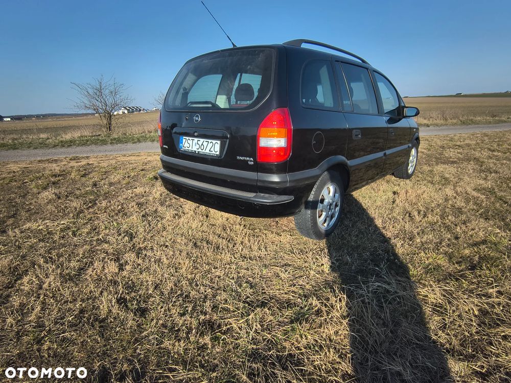 Opel Zafira 1.6 - 9