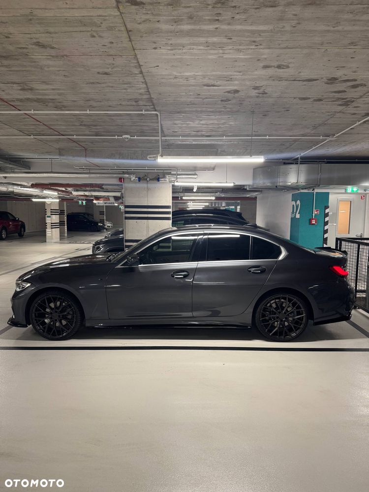 BMW Seria 3 330i xDrive - 4