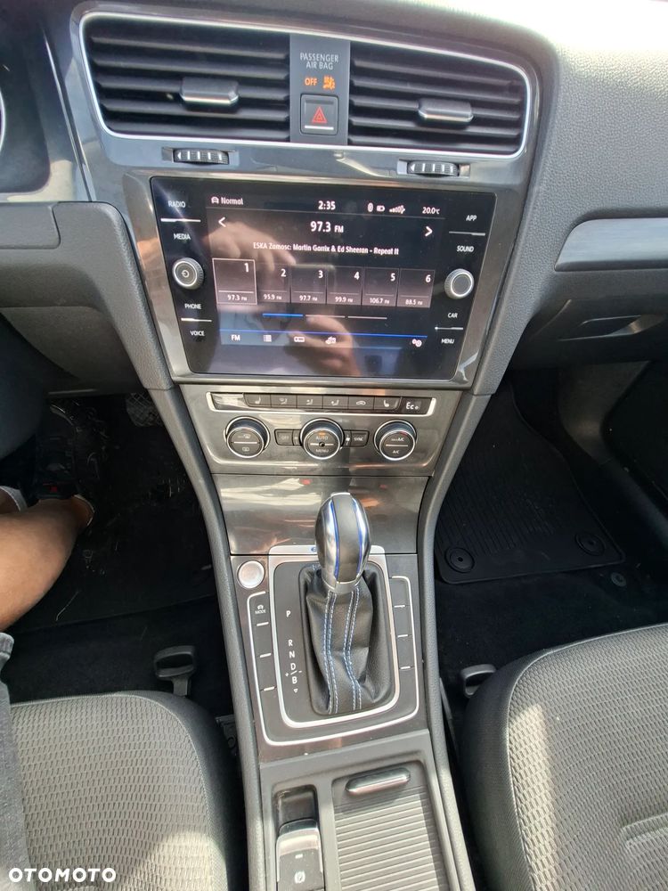 Volkswagen Golf e-Golf - 19
