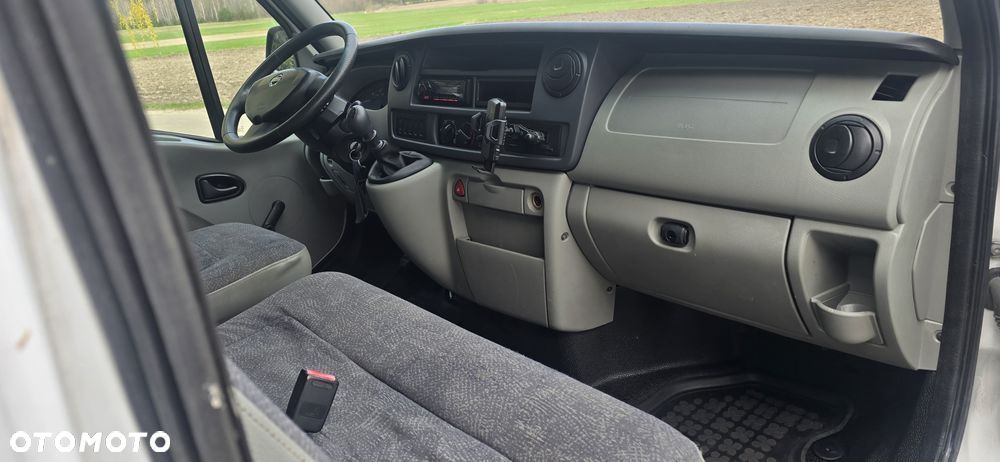 Nissan Interstar - 6