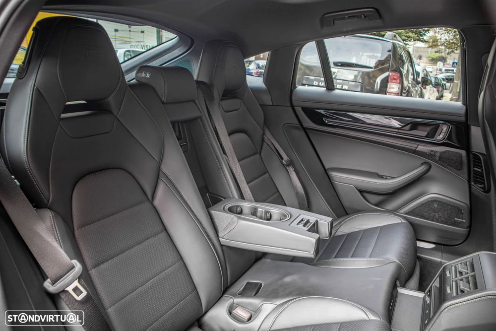Porsche Panamera 4 E-Hybrid - 42