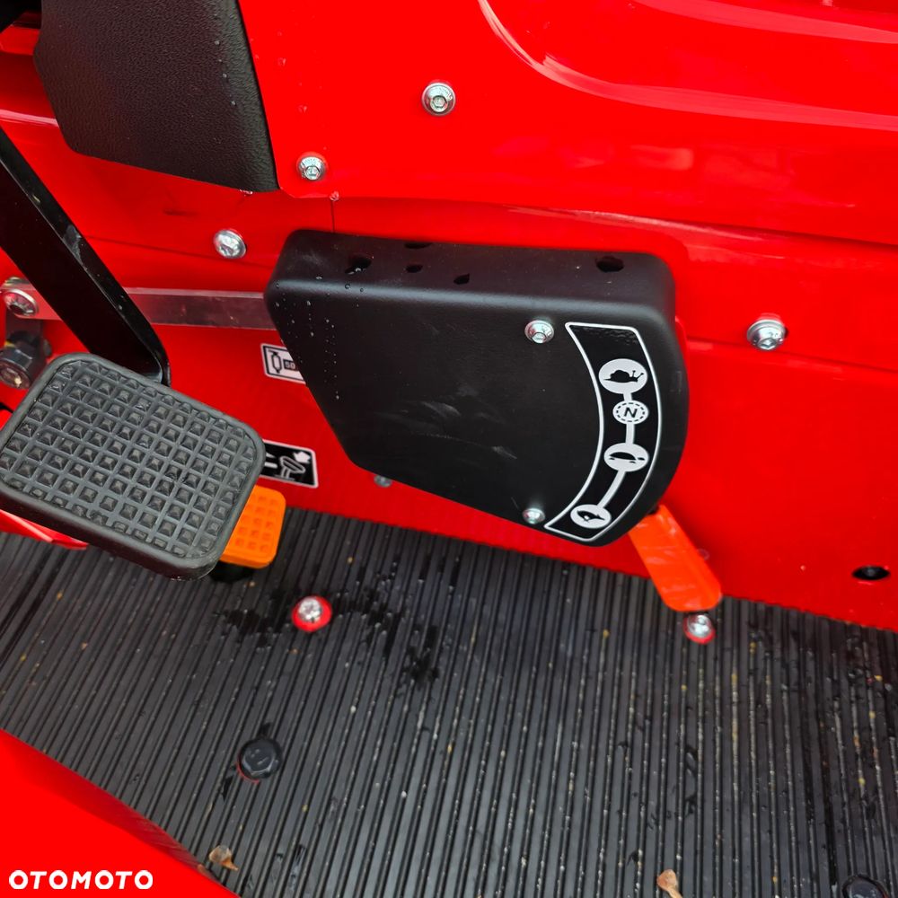 ANTONIO CARRARO TTR 3800 Hydrostat z obracaną kieronicą i siedzeniem - 16