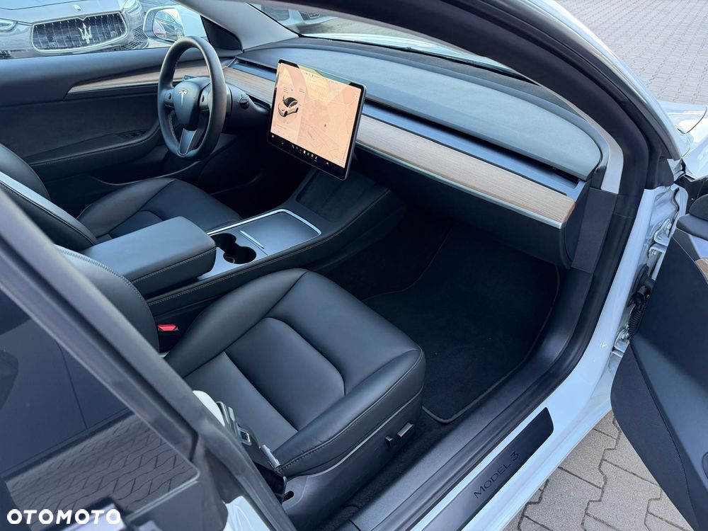 Tesla Model 3 - 11