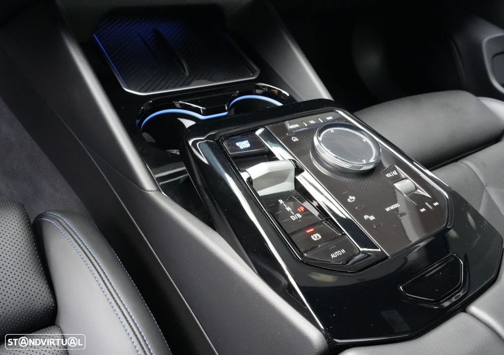 BMW i5 eDrive40 Pack Desportivo M - 11